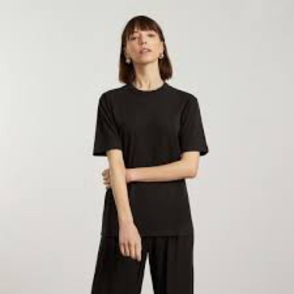 The Everyone Relaxed Black Women's or Men’s Top